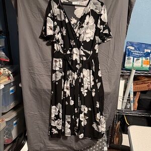 Chic Black and White Floral Midi Dress